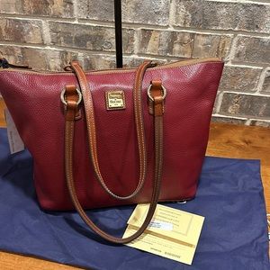 DOONEY & BOURKE ZIP TOTE- Wine